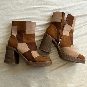 Universal thread Jenna platform boots